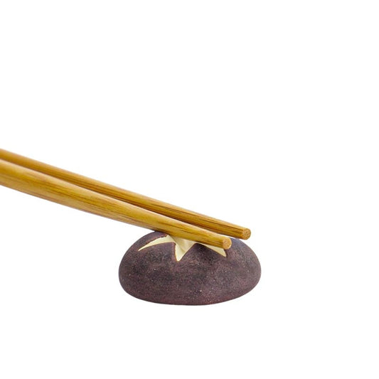 Japanischer Vilost-Käse mit Shiitake-Pilzen für Essstäbchen